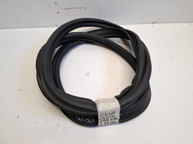 bontott RENAULT CLIO IV Csomagtérajtó Gumikéder