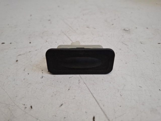 bontott RENAULT CLIO IV Csomagtérajtó Kilincs