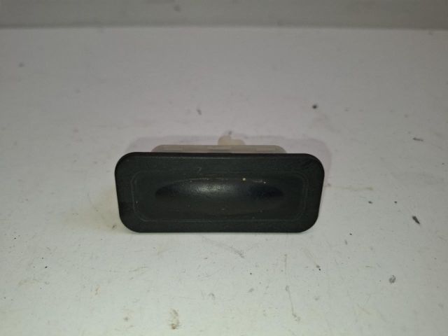 bontott RENAULT CLIO IV Csomagtérajtó Kilincs