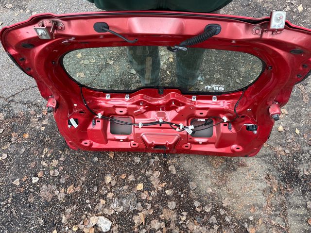 bontott RENAULT CLIO IV Csomagtérajtó (Részeivel)