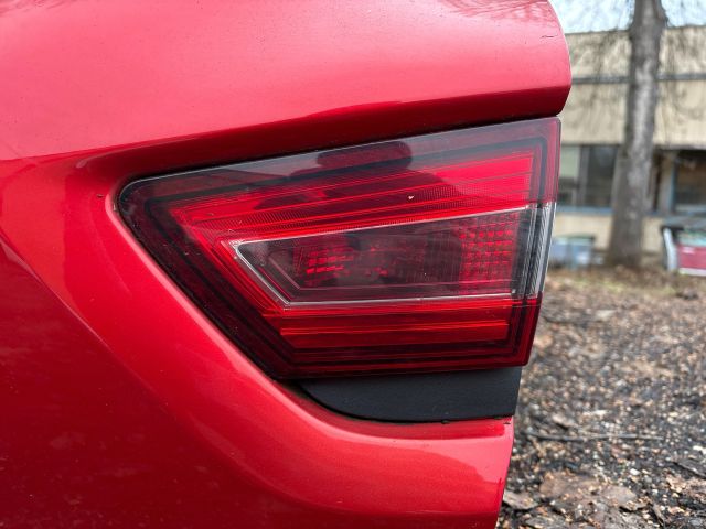 bontott RENAULT CLIO IV Csomagtérajtó (Részeivel)