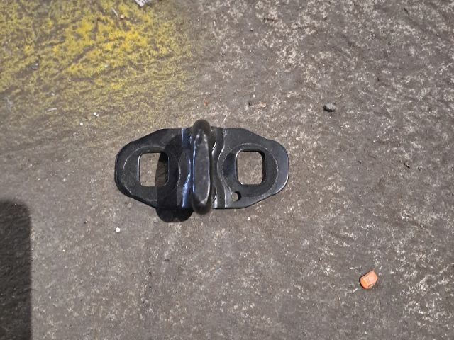 bontott RENAULT CLIO IV Csomagtérajtó Ütköző