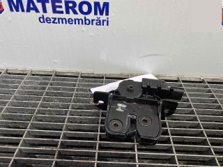 bontott RENAULT CLIO IV Csomagtérajtó Ütköző