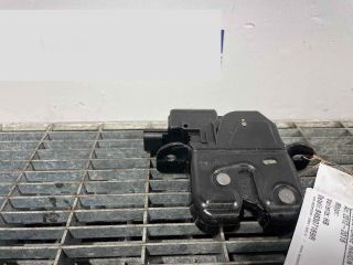 bontott RENAULT CLIO IV Csomagtérajtó Ütköző