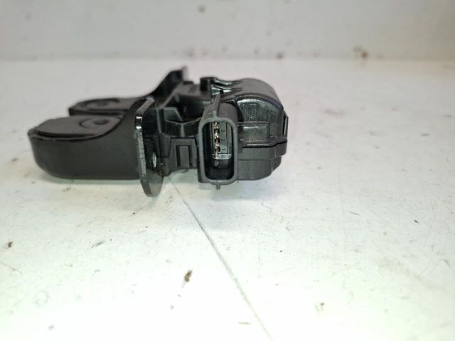 bontott RENAULT CLIO IV Csomagtérajtó Zárszerkezet