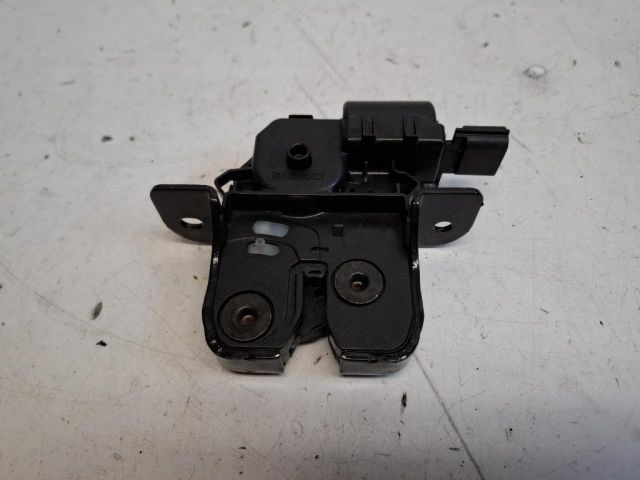 bontott RENAULT CLIO IV Csomagtérajtó Zárszerkezet