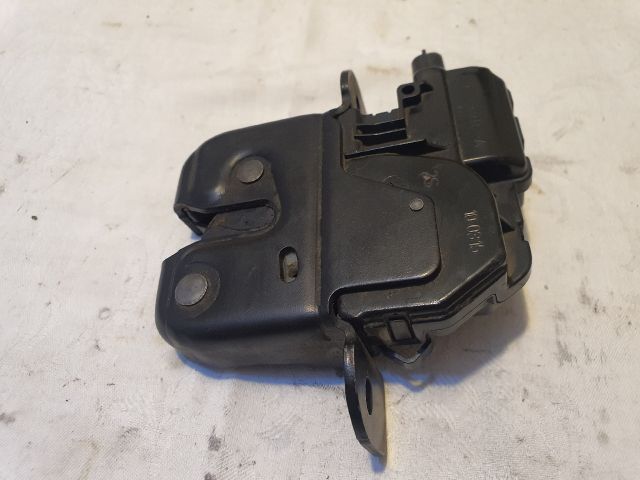 bontott RENAULT CLIO IV Csomagtérajtó Zárszerkezet