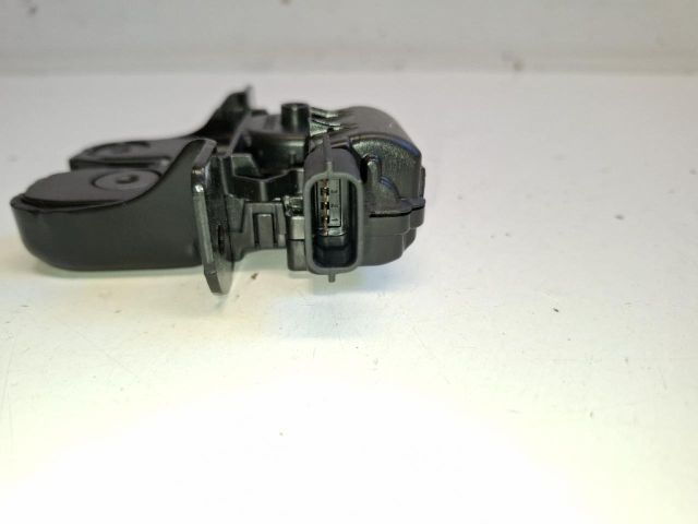 bontott RENAULT CLIO IV Csomagtérajtó Zárszerkezet