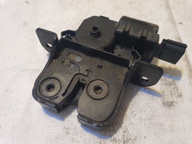 bontott RENAULT CLIO IV Csomagtérajtó Zárszerkezet