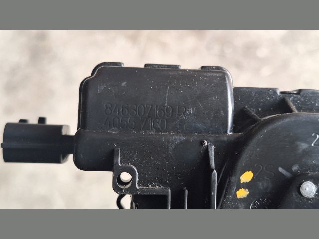 bontott RENAULT CLIO IV Csomagtérajtó Zárszerkezet