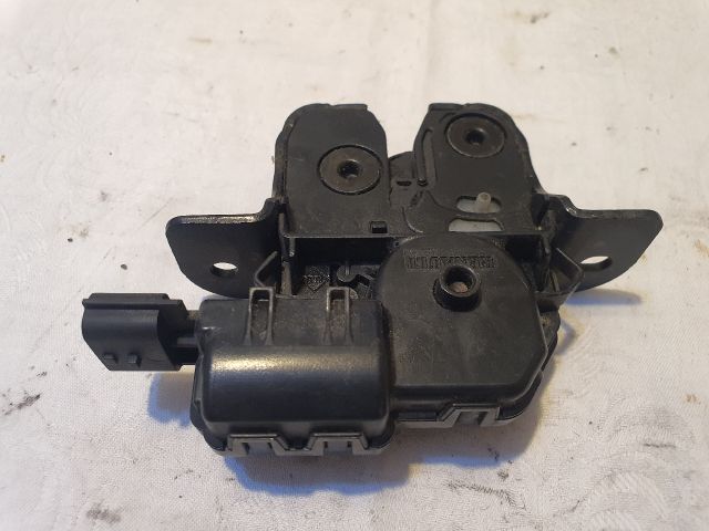 bontott RENAULT CLIO IV Csomagtérajtó Zárszerkezet