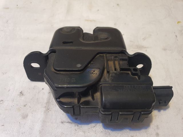 bontott RENAULT CLIO IV Csomagtérajtó Zárszerkezet