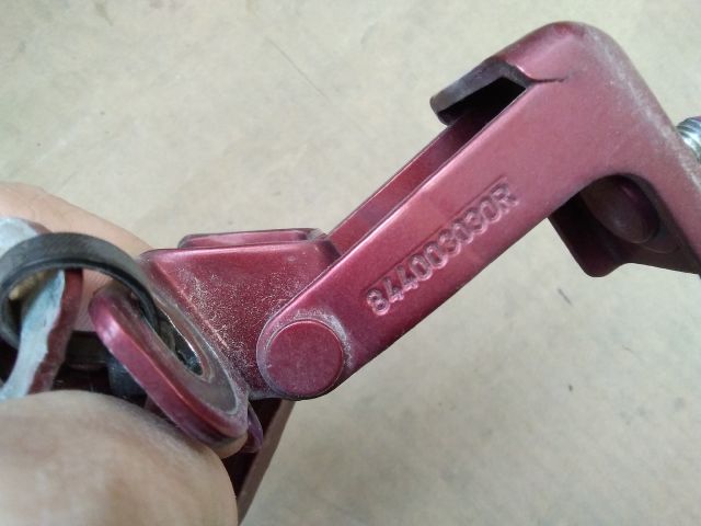 bontott RENAULT CLIO IV Csomagtérajtó Zsanér