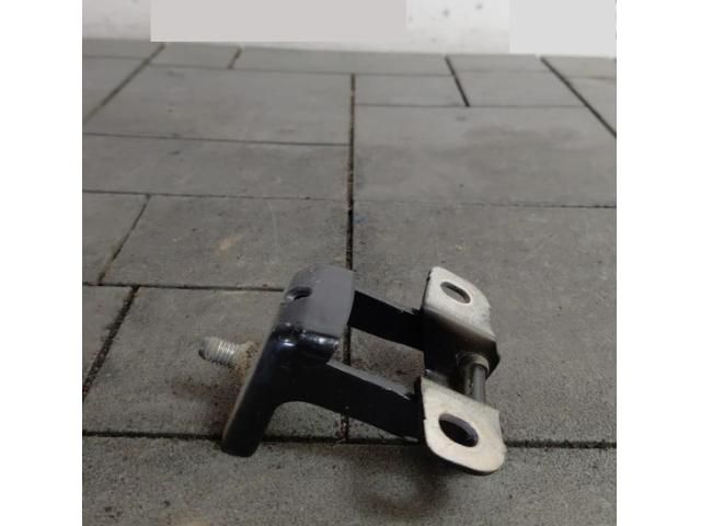 bontott RENAULT CLIO IV Csomagtérajtó Zsanér