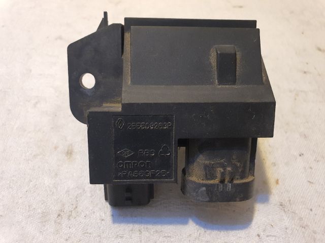 bontott RENAULT CLIO IV Előtét Ellenállás Hűtőventilátor