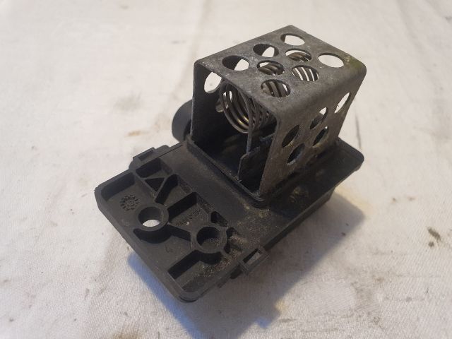 bontott RENAULT CLIO IV Előtét Ellenállás Hűtőventilátor