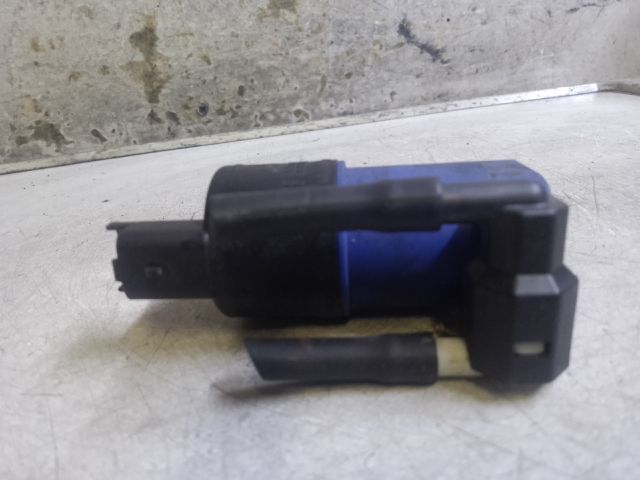 bontott RENAULT CLIO IV Első Ablakmosó Szivattyú