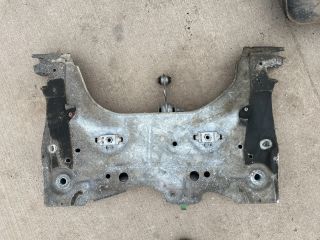 bontott RENAULT CLIO IV Első Bölcső