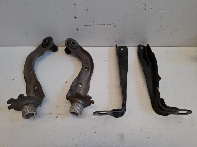 bontott RENAULT CLIO IV Első Futómű Kitámasztó