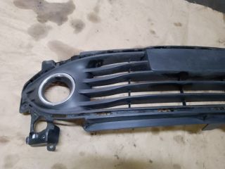 bontott RENAULT CLIO IV Első Lökhárító Alsó Középső Díszrács