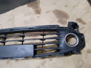 bontott RENAULT CLIO IV Első Lökhárító Alsó Középső Díszrács