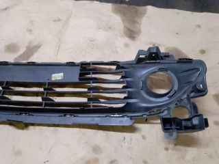 bontott RENAULT CLIO IV Első Lökhárító Alsó Középső Díszrács