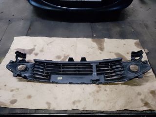 bontott RENAULT CLIO IV Első Lökhárító Alsó Középső Díszrács