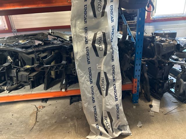 bontott RENAULT CLIO IV Első Lökhárító Alsó (Műanyag)