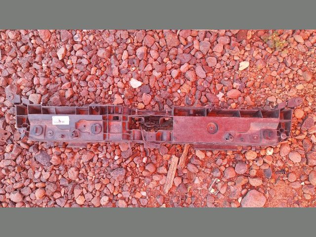 bontott RENAULT CLIO IV Első Lökhárító Merevítő (Fém)