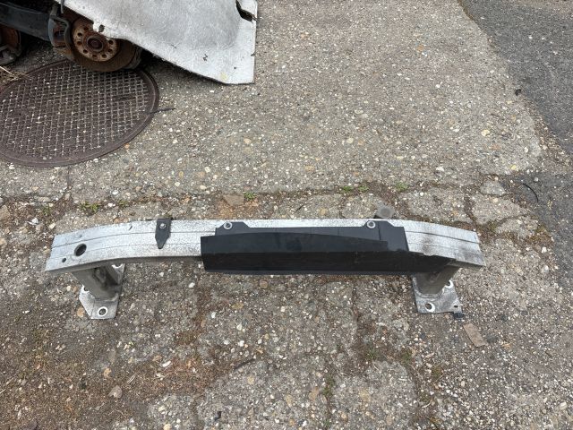 bontott RENAULT CLIO IV Első Lökhárító Merevítő (Fém)