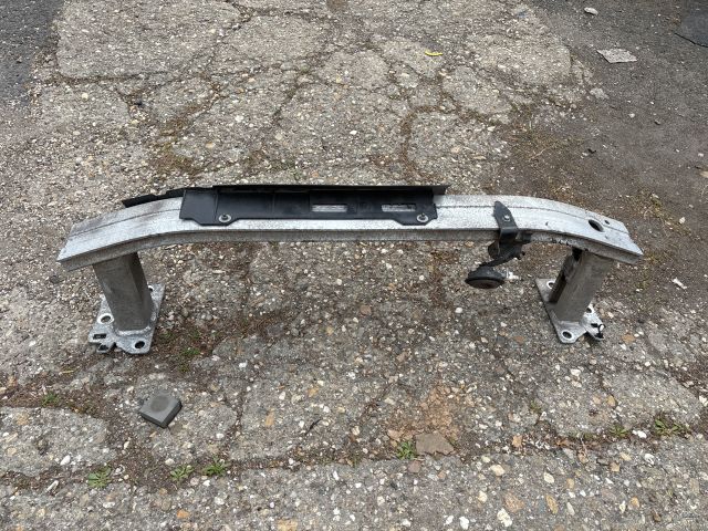 bontott RENAULT CLIO IV Első Lökhárító Merevítő (Fém)