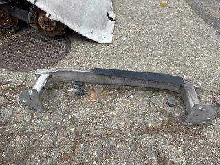 bontott RENAULT CLIO IV Első Lökhárító Merevítő (Fém)