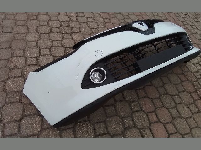 bontott RENAULT CLIO IV Első Lökhárító (Részeivel)