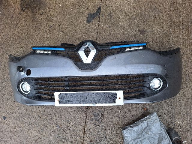 bontott RENAULT CLIO IV Első Lökhárító (Részeivel)