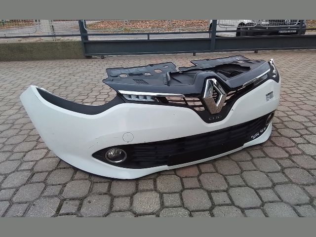 bontott RENAULT CLIO IV Első Lökhárító (Részeivel)