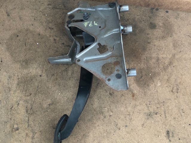 bontott RENAULT CLIO IV Fékpedál