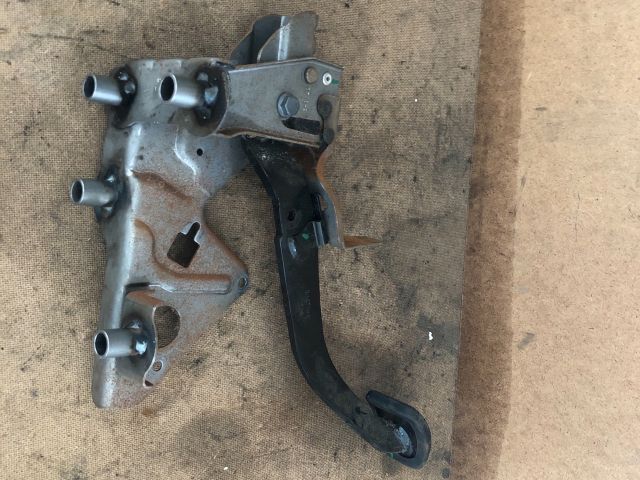 bontott RENAULT CLIO IV Fékpedál