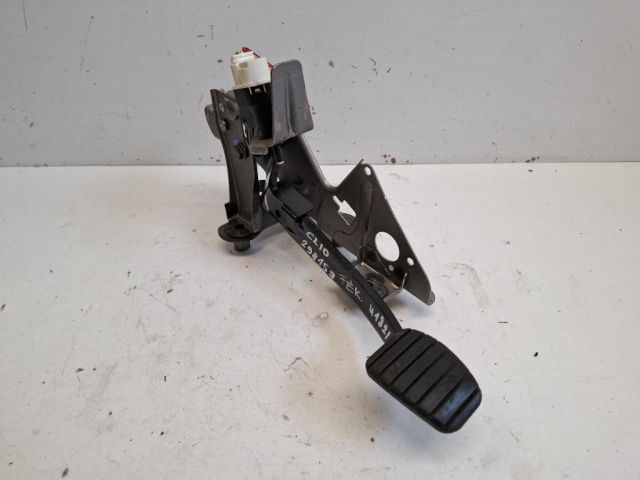 bontott RENAULT CLIO IV Fékpedál