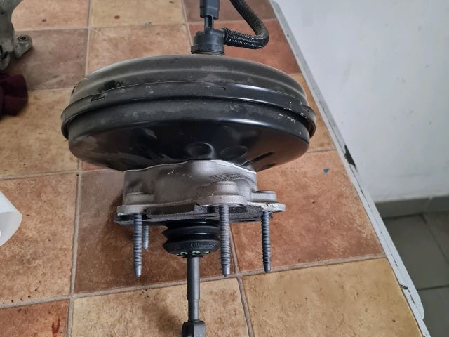 bontott RENAULT CLIO IV Fékrásegítő