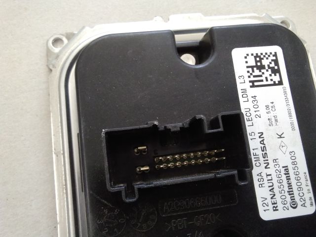 bontott RENAULT CLIO IV Fényszóró Elektronika