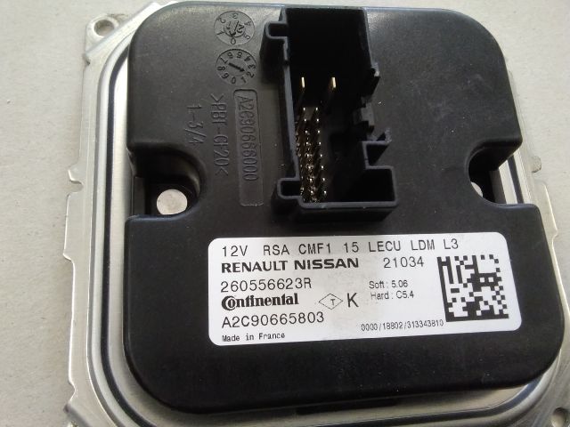 bontott RENAULT CLIO IV Fényszóró Elektronika