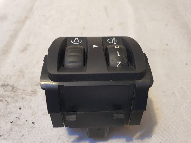 bontott RENAULT CLIO IV Fényszórómagasság Állító Kapcsoló