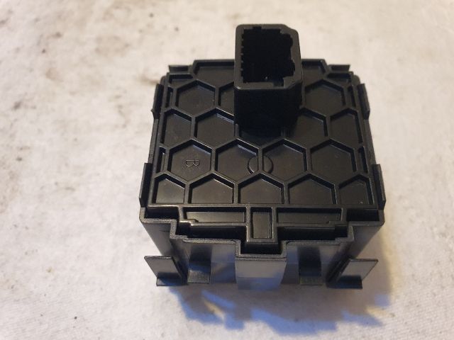 bontott RENAULT CLIO IV Fényszórómagasság Állító Kapcsoló