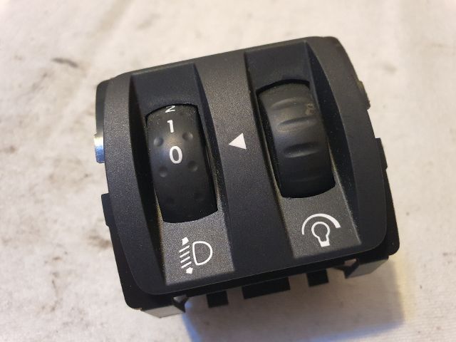 bontott RENAULT CLIO IV Fényszórómagasság Állító Kapcsoló