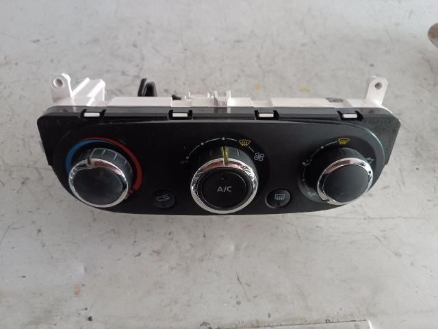 bontott RENAULT CLIO IV Fűtéskapcsoló (manuális klímás)