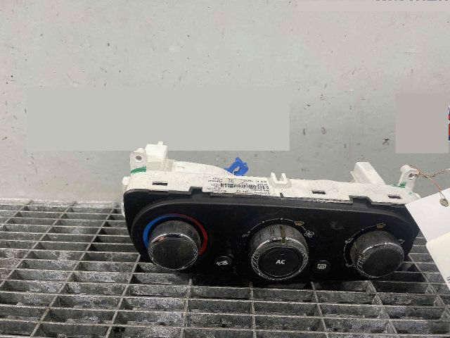 bontott RENAULT CLIO IV Fűtéskapcsoló