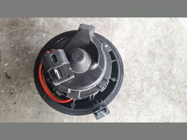 bontott RENAULT CLIO IV Fűtőmotor (Klímás)