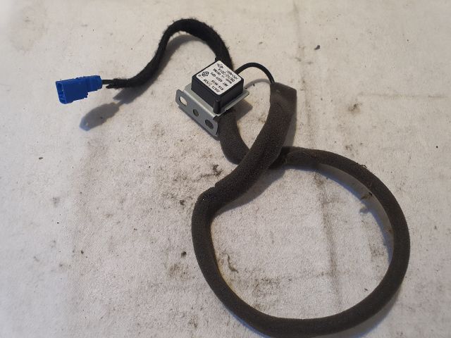 bontott RENAULT CLIO IV GPS Antenna