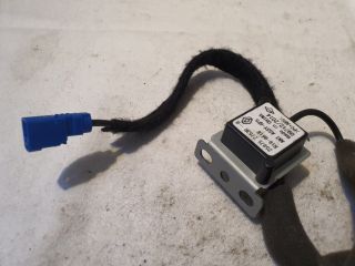 bontott RENAULT CLIO IV GPS Antenna