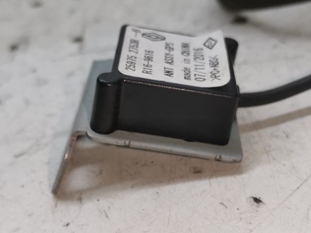 bontott RENAULT CLIO IV GPS Antenna